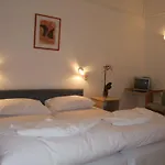 Platan Garden & - Volt Platan Hotel apartamentowy 2*