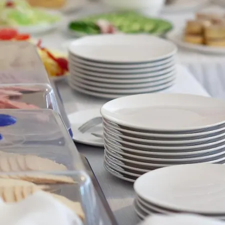 Platan Garden & - Volt Platan 자르마디