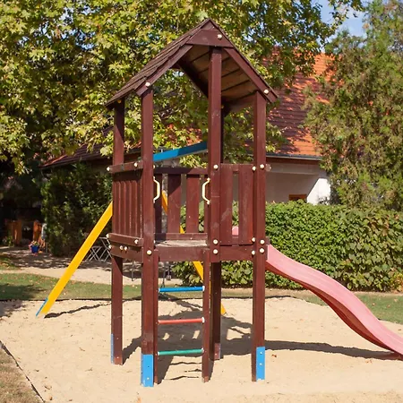 아파트호텔 Platan Garden & - Volt Platan