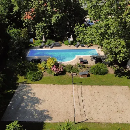 Platan Garden & - Volt Platan 아파트호텔 2*