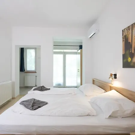 Lejlighedshotel Platan Garden & - Volt Platan