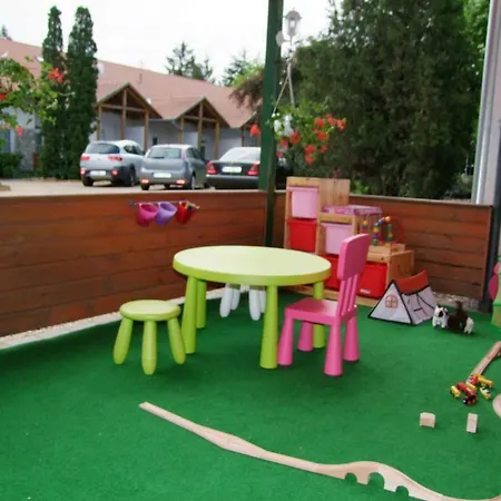 아파트호텔 Platan Garden & - Volt Platan