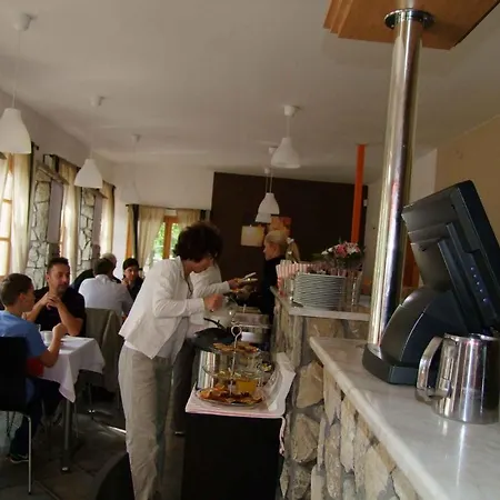 Platan Garden & - Volt Platan 2*