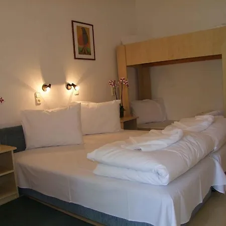 Platan Garden & - Volt Platan 2*