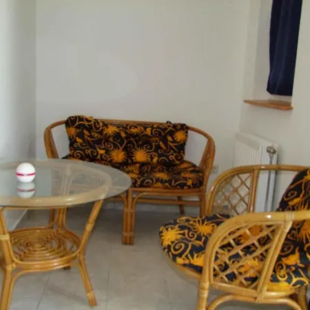 Platan Garden & - Volt Platan 2* 자르마디