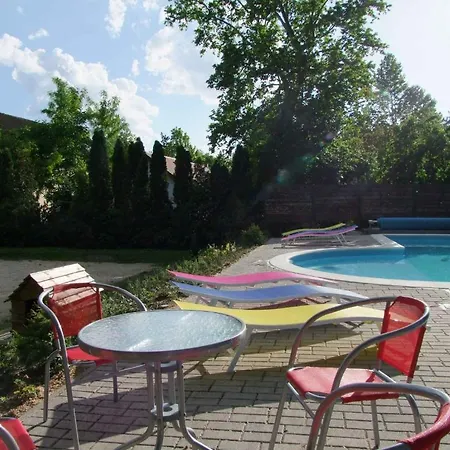 Platan Garden & - Volt Platan 아파트호텔