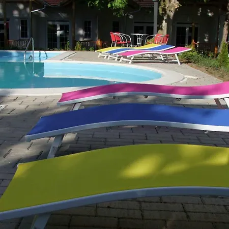 Appart hôtel Platan Garden & - Volt Platan 2*