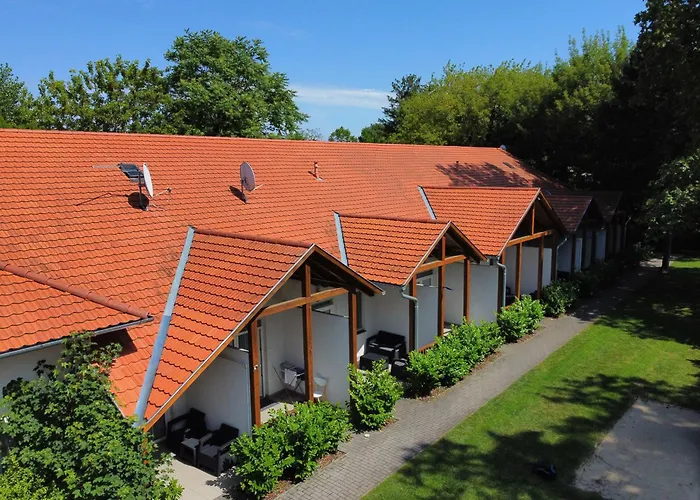 Platán Apartmanhotel Zamárdi